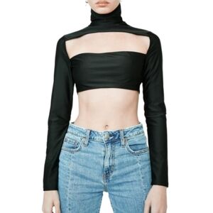 Tresser Cut-Out Crop Top